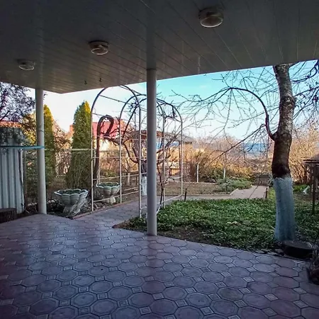 Tatil Evi дом в 300 метров от моря,участок,вид на море. Odessa