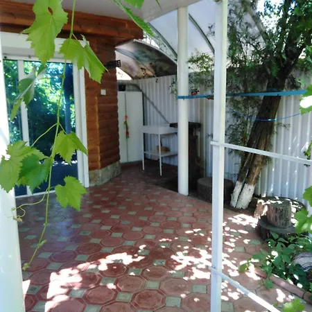 дом в 300 метров от моря,участок,вид на море. Tatil Evi