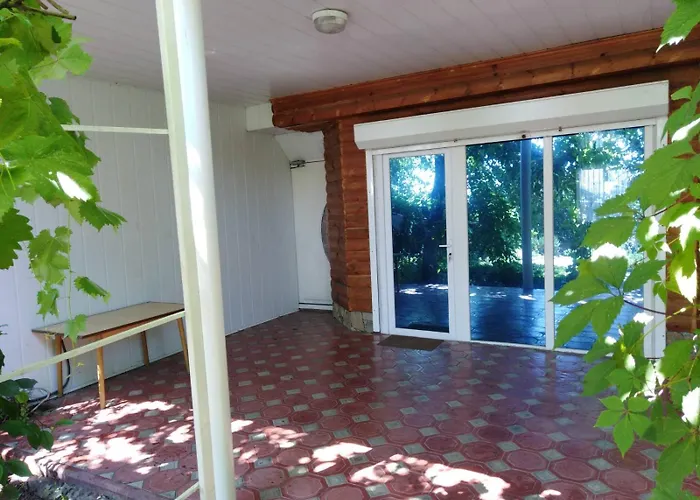 дом в 300 метров от моря,участок,вид на море. *