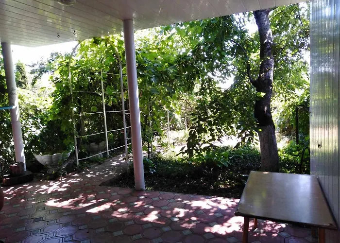 дом в 300 метров от моря,участок,вид на море. Hébergement de vacances