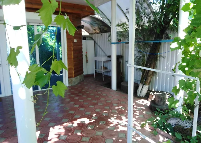 дом в 300 метров от моря,участок,вид на море. Hébergement de vacances