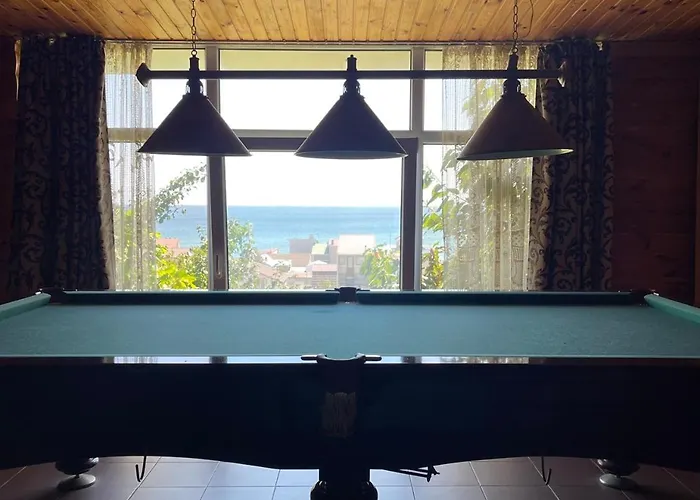 дом в 300 метров от моря,участок,вид на море. *