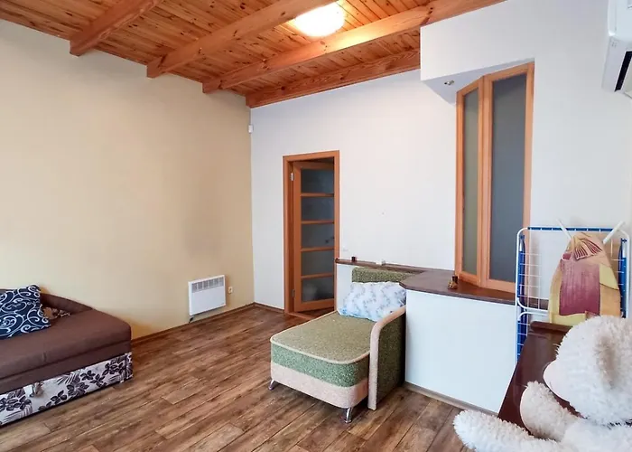 дом в 300 метров от моря,участок,вид на море. *